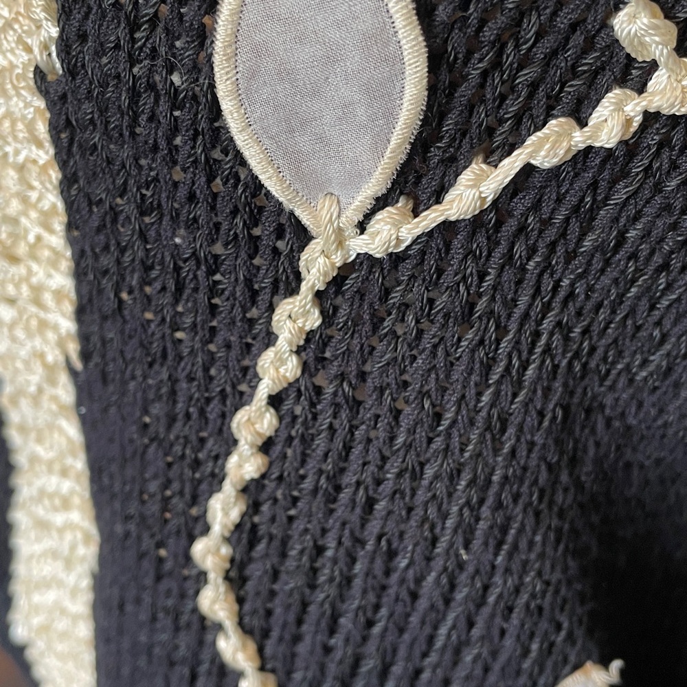 Vintage Nannell Black Cream V-Neck Embroidered Puff Shoulder Sweater Sz M - Picture 3 of 12